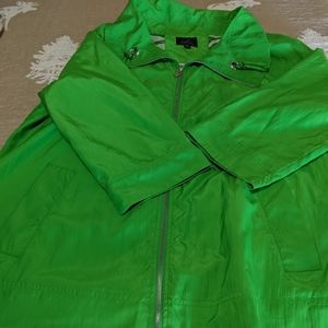 Ubu jacket, xl, 3/4 length sleeves, zip up. Has pockets. Gorgeous green color